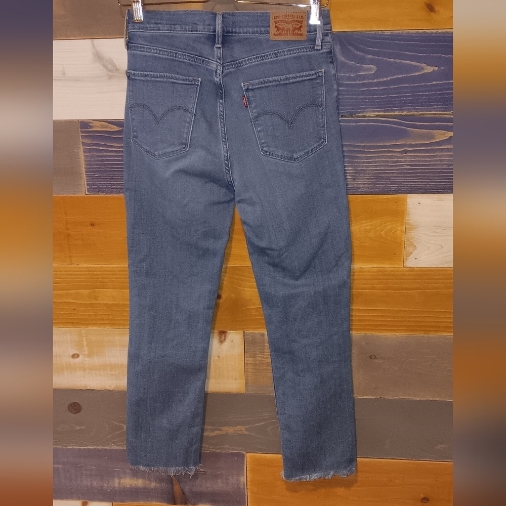 Levi's High Rise Straight Crop Jean 28 - Picture 8 of 8